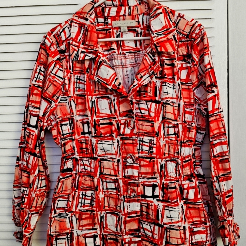 Cotton jacket with fabric covered buttons